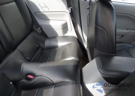 2005 Ford Mustang V6 Deluxe/V6 Premium z USA, uszkodzony, nr VIN 1ZVFT80N755128416